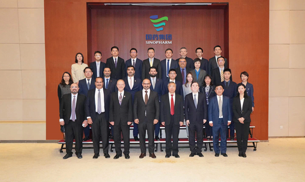 2023年10月26日，，pg电子党委书记、、董事长刘敬桢在京会见到访的巴林王国政府及工商代表团，，与巴林工业和商业大臣法赫鲁、、驻华大使谢胡举行亲热谈判。。双方回首了新冠疫情时代的友好相助以及取得的重大效果，，并就医疗康健领域的进一步相助举行了周全详尽的相同交流.jpg